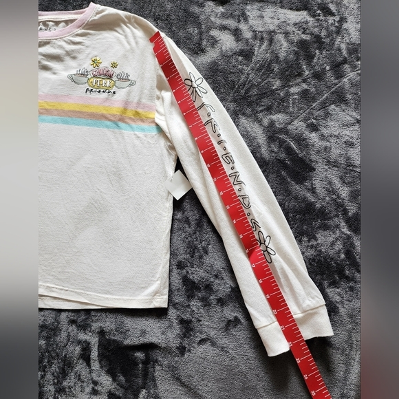 NEW women's FRIENDS TV-show Central Perk Cropped Long Sleeve Shirt size XXL (19) - Picture 7 of 9